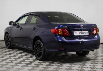 Подержанный автомобиль Toyota Corolla Sedan 2008 года (7 фото)