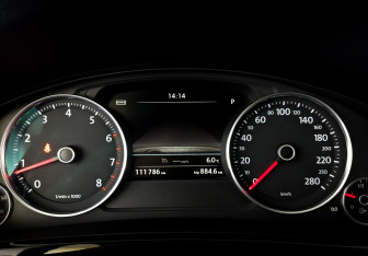 Подержанный автомобиль Volkswagen Touareg 2013 года (13 фото)