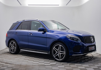 Подержанный автомобиль Mercedes-Benz GLE 2017 года (3 фото)