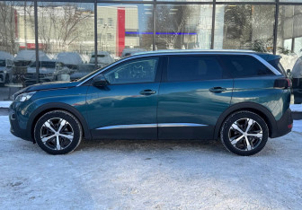 Подержанный автомобиль Peugeot 5008 Suv 2020 года (5 фото)