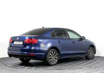 Подержанный автомобиль Volkswagen Jetta Sedan 2012 года (2 фото)