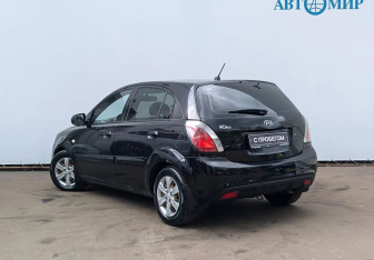 Подержанный автомобиль Kia Rio Hatchback 2011 года (7 фото)