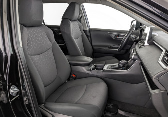 Подержанный автомобиль Toyota RAV4 2020 года (24 фото)