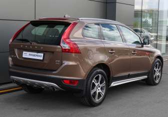 Подержанный автомобиль Volvo XC60 2012 года (5 фото)
