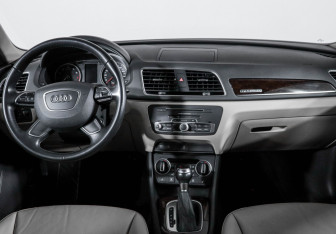 Подержанный автомобиль Audi Q3 2015 года (12 фото)