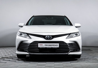 Подержанный автомобиль Toyota Camry Sedan 2021 года (2 фото)
