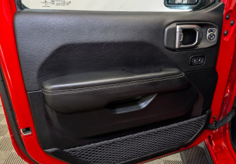 Подержанный автомобиль Jeep Wrangler 2021 года (19 фото)