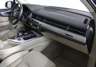 Подержанный автомобиль Audi Q7 2018 года (10 фото)