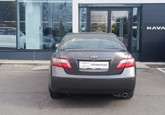 Подержанный автомобиль Toyota Camry Sedan 2011 года (6 фото)