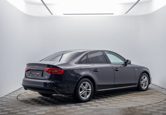 Подержанный автомобиль Audi A4 Sedan 2014 года (5 фото)