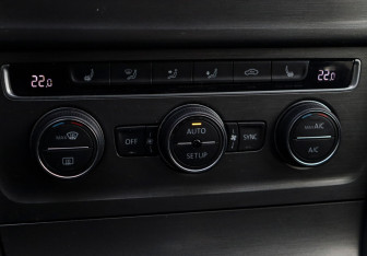 Подержанный автомобиль Volkswagen Golf Hatchback 2013 года (13 фото)