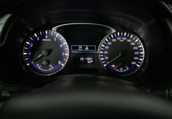 Подержанный автомобиль Infiniti JX 2013 года (13 фото)