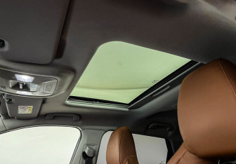 Подержанный автомобиль Omoda C5 2023 года (15 фото)