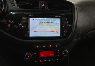 Подержанный автомобиль Kia Ceed Hatchback 2013 года (17 фото)