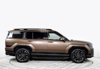 Подержанный автомобиль Hyundai Santa Fe 2024 года (3 фото)