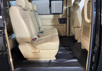 Подержанный автомобиль Hyundai H-1 2018 года (9 фото)