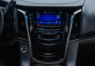 Подержанный автомобиль Cadillac Escalade Suv 2015 года (13 фото)