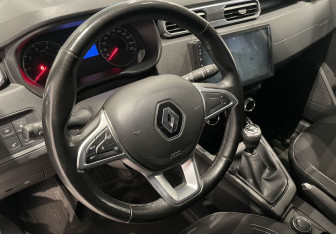 Подержанный автомобиль Renault Duster 2021 года (14 фото)