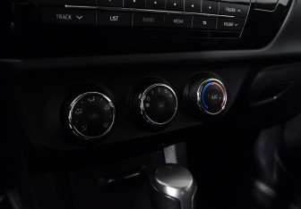 Подержанный автомобиль Toyota Corolla Sedan 2014 года (14 фото)