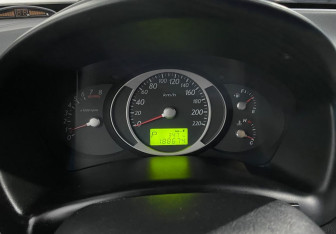 Подержанный автомобиль Hyundai Tucson 2006 года (12 фото)