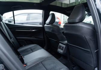 Новый Toyota Camry Sedan 2024 (9 фото)