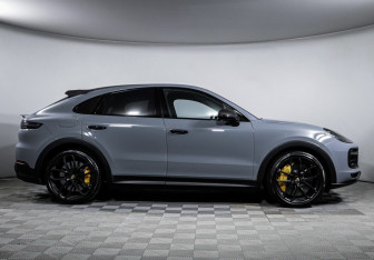 Подержанный автомобиль Porsche Cayenne 2021 года (4 фото)