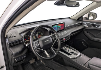 Подержанный автомобиль Haval Jolion 2023 года (15 фото)