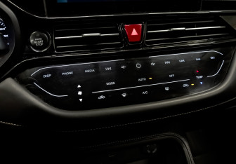 Подержанный автомобиль Москвич 3 2023 года (28 фото)