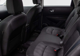 Подержанный автомобиль Nissan Qashqai 2011 года (11 фото)