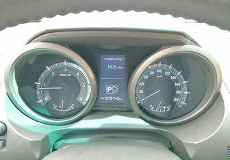 Подержанный автомобиль Toyota Land Cruiser Prado 2010 года (13 фото)