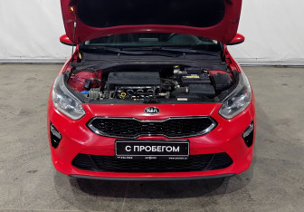 Подержанный автомобиль Kia Ceed Hatchback 2018 года (18 фото)