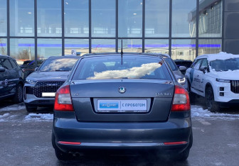 Подержанный автомобиль Skoda Octavia Liftback 2011 года (7 фото)