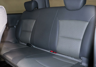 Подержанный автомобиль Hyundai Grand Starex 2009 года (19 фото)