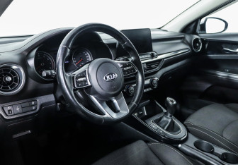 Подержанный автомобиль Kia Cerato Sedan 2020 года (9 фото)