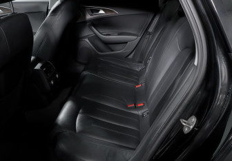 Подержанный автомобиль Audi A6 Sedan 2016 года (10 фото)