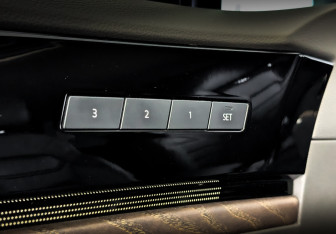 Подержанный автомобиль Volkswagen Touareg 2018 года (22 фото)