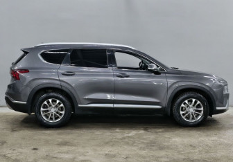 Подержанный автомобиль Hyundai Santa Fe 2021 года (4 фото)