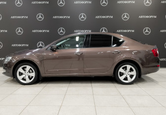 Подержанный автомобиль Skoda Octavia Liftback 2015 года (8 фото)