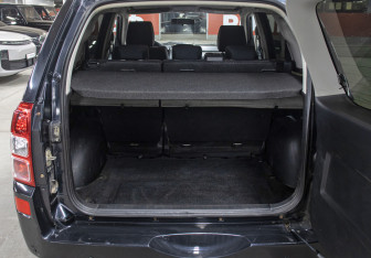 Подержанный автомобиль Suzuki Grand Vitara 2006 года (10 фото)