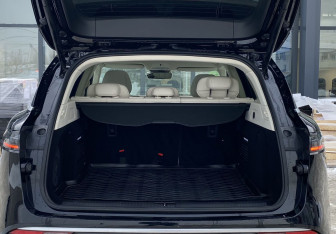 Подержанный автомобиль Voyah Free 2023 года (10 фото)