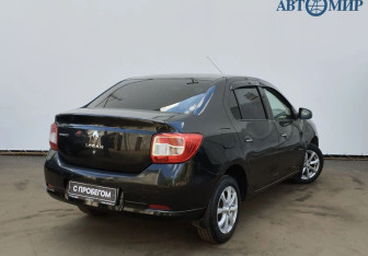 Подержанный автомобиль Renault Logan Sedan 2017 года (8 фото)