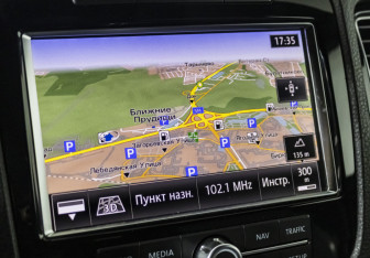 Подержанный автомобиль Volkswagen Touareg 2011 года (17 фото)