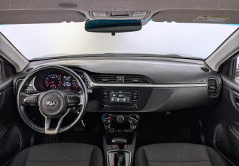 Подержанный автомобиль Kia Rio Hatchback 2021 года (13 фото)