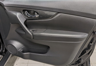 Подержанный автомобиль Nissan X-Trail 2018 года (19 фото)