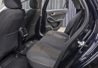 Подержанный автомобиль FAW Bestune B70 2023 года (12 фото)