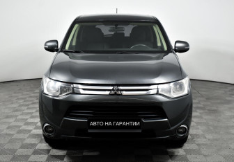 Подержанный автомобиль Mitsubishi Outlander 2014 года (2 фото)