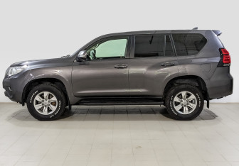 Подержанный автомобиль Toyota Land Cruiser Prado 2017 года (8 фото)