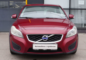 Подержанный автомобиль Volvo C30 2011 года (2 фото)