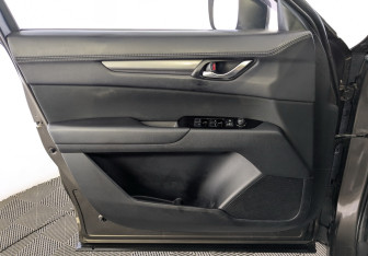 Подержанный автомобиль Mazda CX-5 2018 года (16 фото)