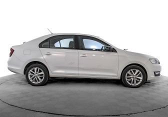 Подержанный автомобиль Skoda Rapid Liftback 2019 года (4 фото)